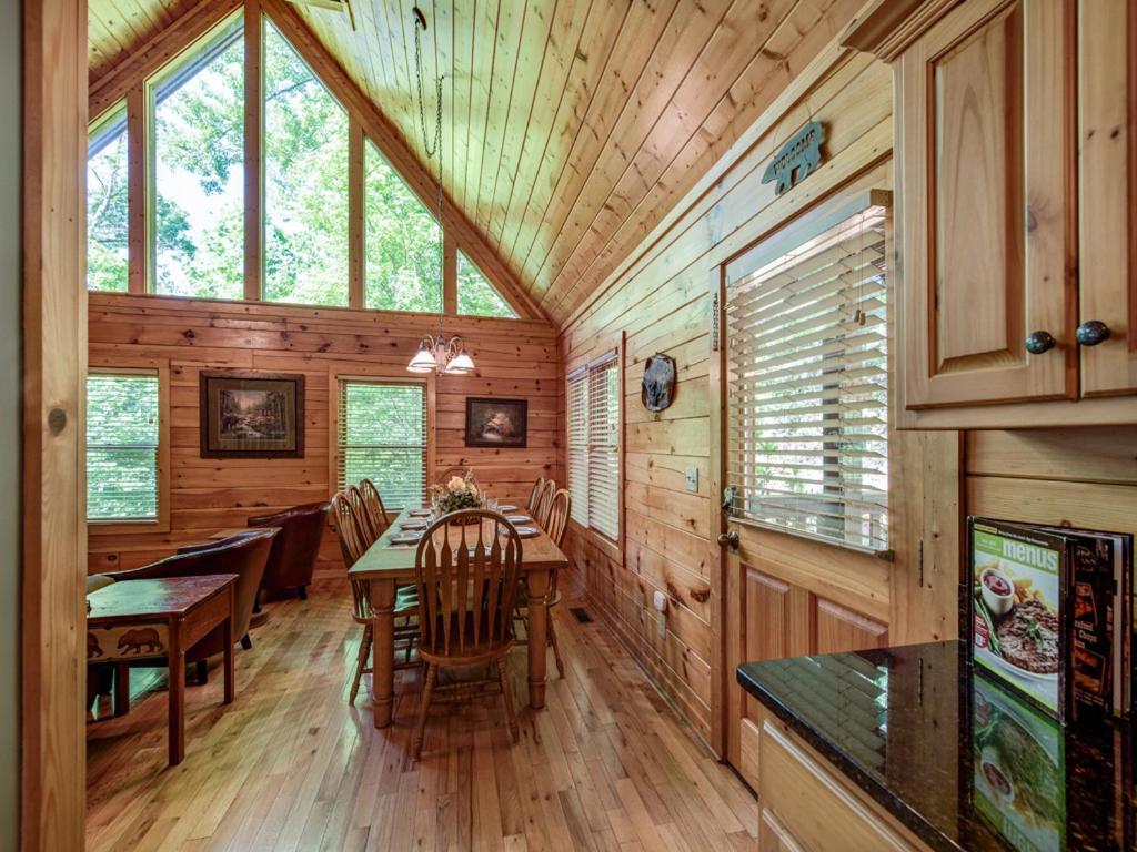 Bear'S Corner, 3 Bedrooms, Wifi, Pool Table, Hot Tub, Wifi, Sleeps 10 Гатлінбург Екстер'єр фото